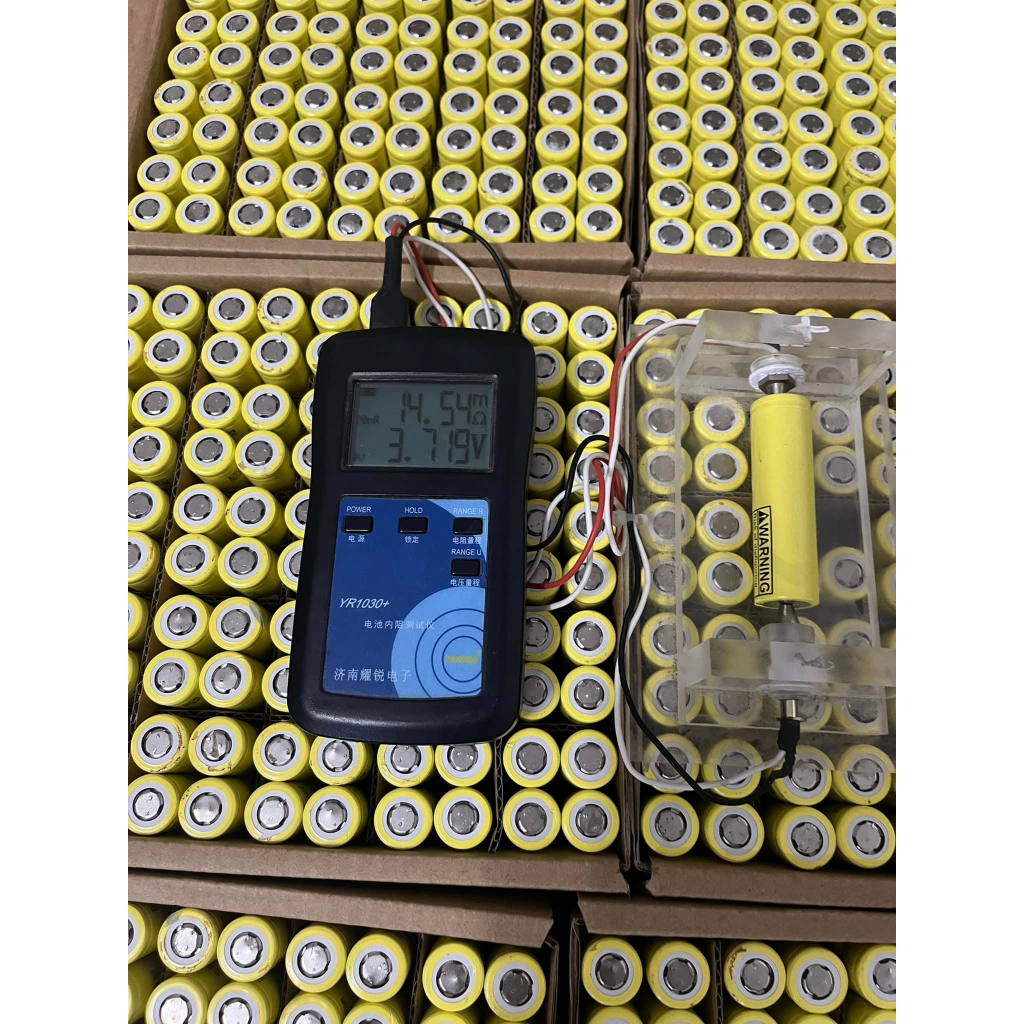 Pin 18650 LG HE4 2800 - 3200mAh 3.7Vol Tháo khối dung lượng cao