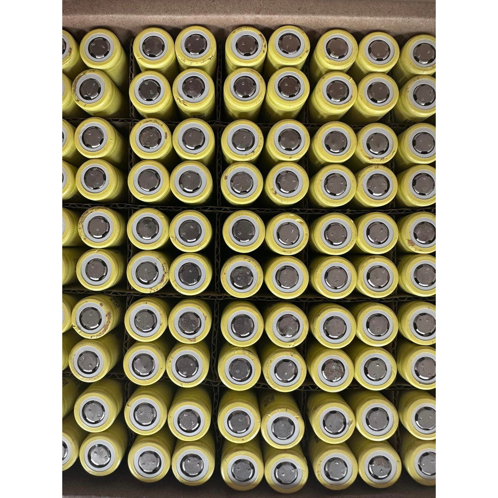 Pin 18650 LG HE4 2800 - 3200mAh 3.7Vol Tháo khối dung lượng cao