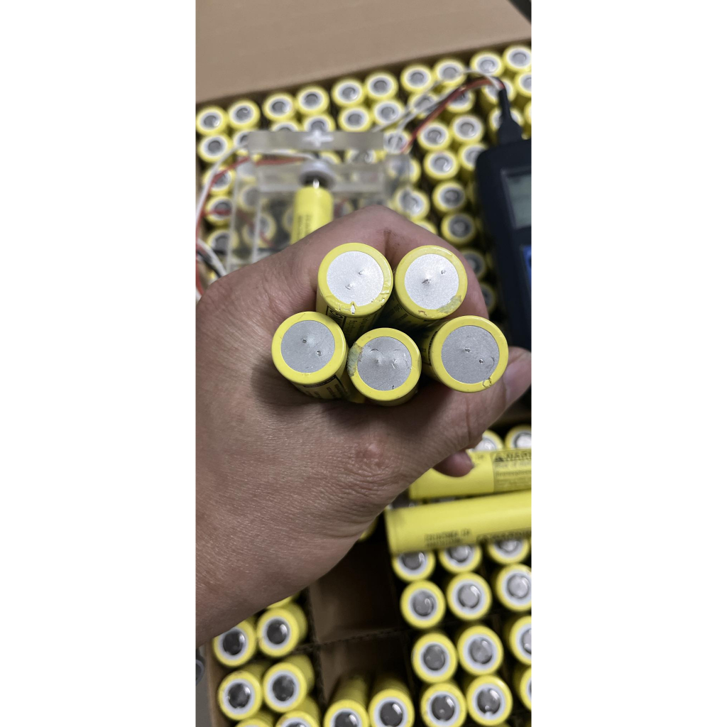 Pin 18650 LG HE4 2800 - 3200mAh 3.7Vol Tháo khối dung lượng cao