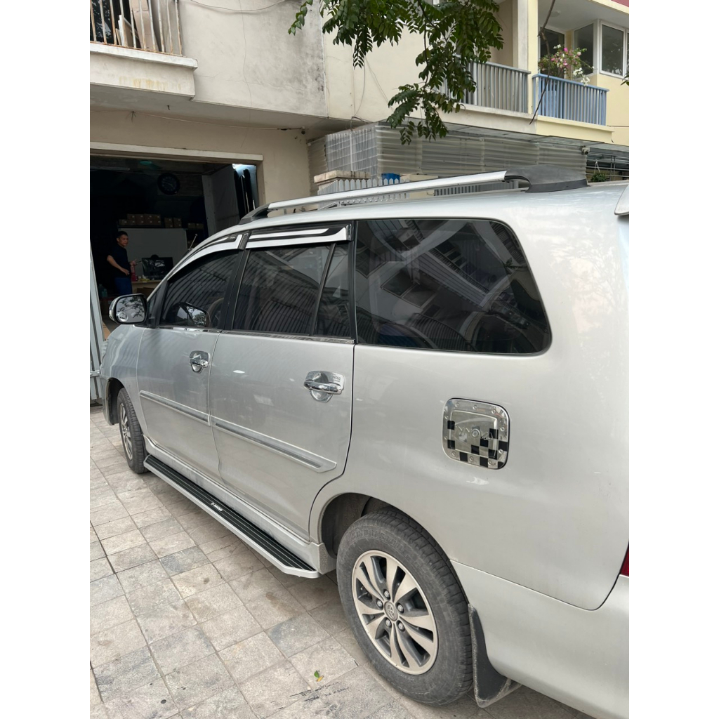 Bậc Lên Xuống, Bệ Bước Chân Xe Toyota Innova đời 2005 - 2016. Nhôm đúc nguyên khối. Siêu KM
