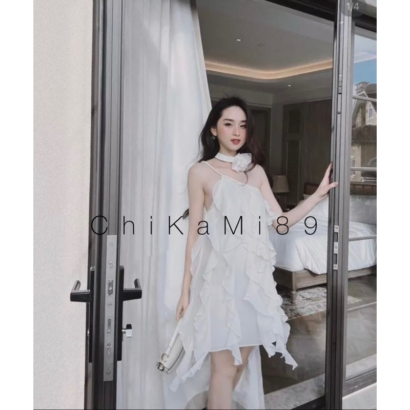Đầm lệch vai cổ đính hoa 3D