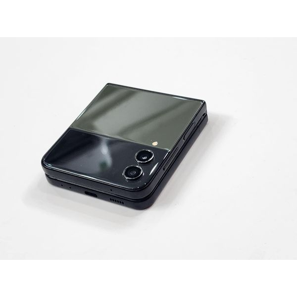 Điện thoại Samsung Galaxy Z Flip 4 bản chính hãng ram 8gb/256gb đẹp keng đủ hộp 100% bảo hành 12 tháng | BigBuy360 - bigbuy360.vn