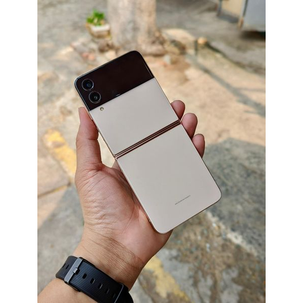 Điện thoại Samsung Galaxy Z Flip 4 bản chính hãng ram 8gb/256gb đẹp keng đủ hộp 100% bảo hành 12 tháng | BigBuy360 - bigbuy360.vn