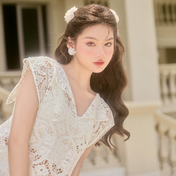 Set Đồ Ren Nữ Sang Trọng Tiểu Thư Gồm Áo Hai Dây, Áo Kiểu Ngắn Tay, Quần Đùi Đi Chơi, Đi Biển - Nina Top & Nina Shorts