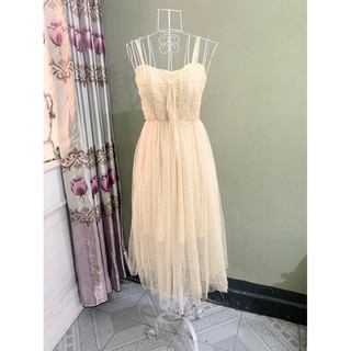 <si tuyển> Váy đầm 2 dây ren lưới kim sa màu kem