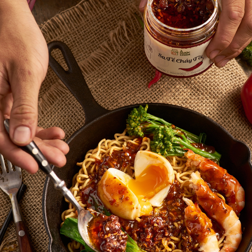 Combo Sốt tôm khô, sate cháy tỏi, muối ớt xanh và muối ớt đỏ