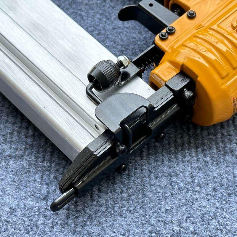 Súng bắn đinh dùng hơi 2 trong 1 Ingco ACN50401