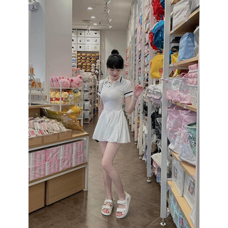 set váy polo trắng viền đen kèm quần trong