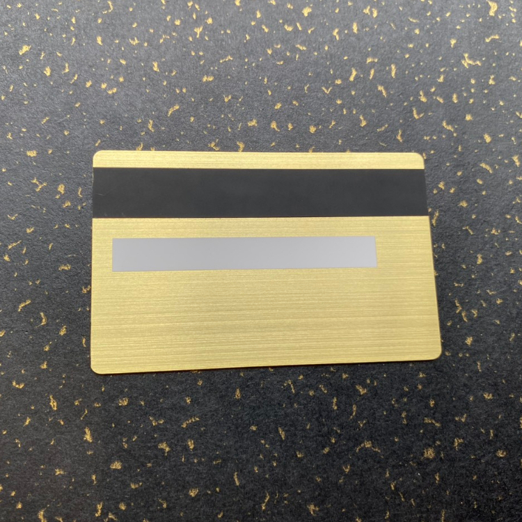 THANH LÝ PHÔI THẺ ATM THẺ TÍN DỤNG BẰNG KIM LOẠI TRƠN - MÀU VÀNG XƯỚC  - THẺ XƯỚC NHẸ PHẦN MÉP