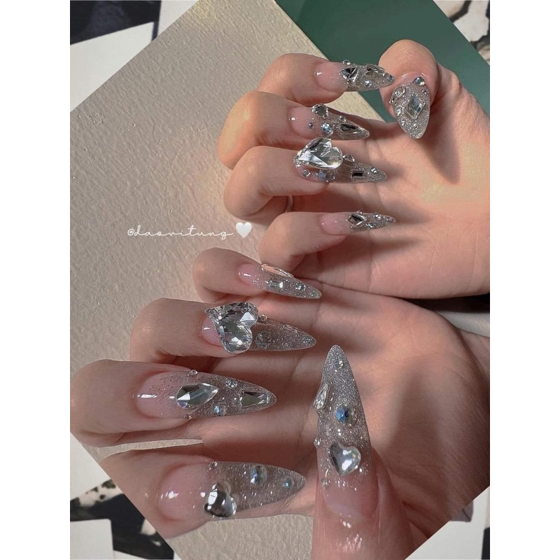 Nailbox thiết kế nhũ flash phối đá