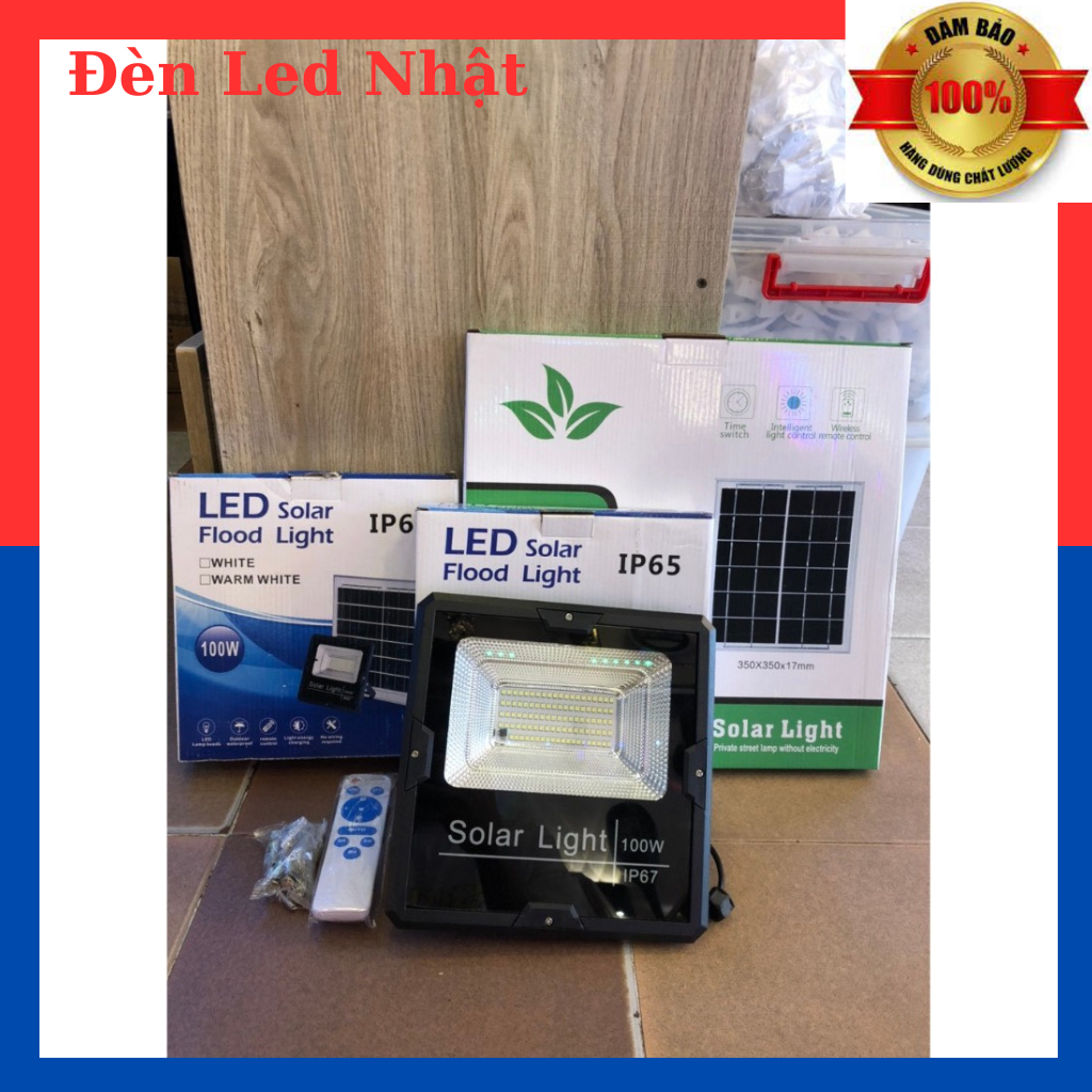 Đèn năng lượng mặt trời, loại đèn pha năng lượng mặt trời 100w 200w 300w IP 67 có báo dung lượng pin bảo hành 2 năm