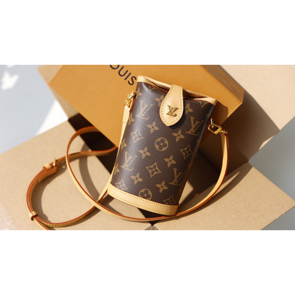 TÚI LV FOLD ME POUCH SZ11