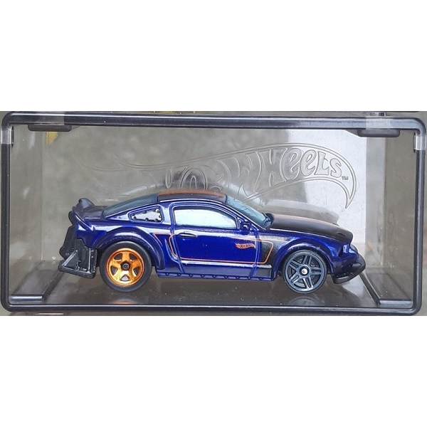 Xe mô hình Hot Wheels '05 Ford Mustang