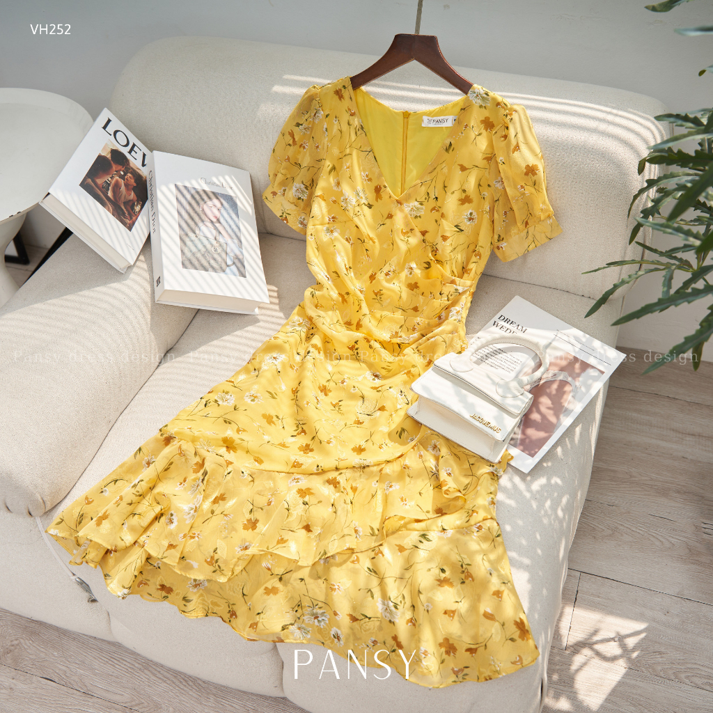 Váy hoa vàng đuôi cá xếp li sườn Vanila