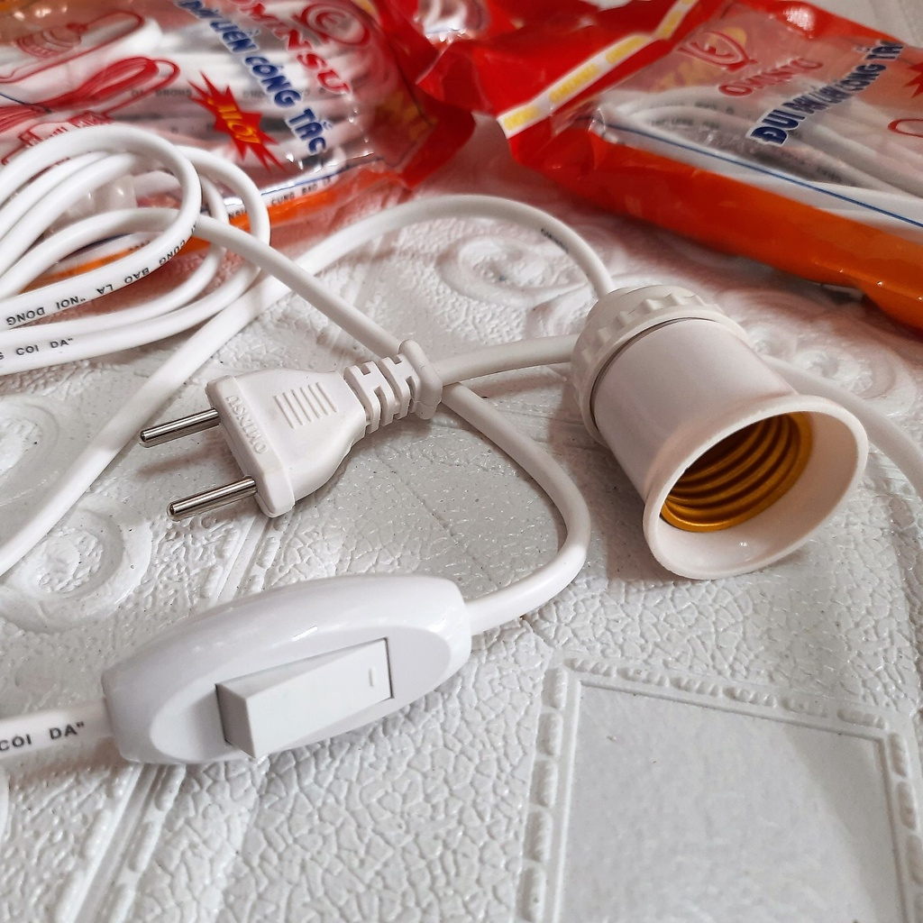 Dây nguồn Sopoka đấu sẵn công tắc, chui đèn