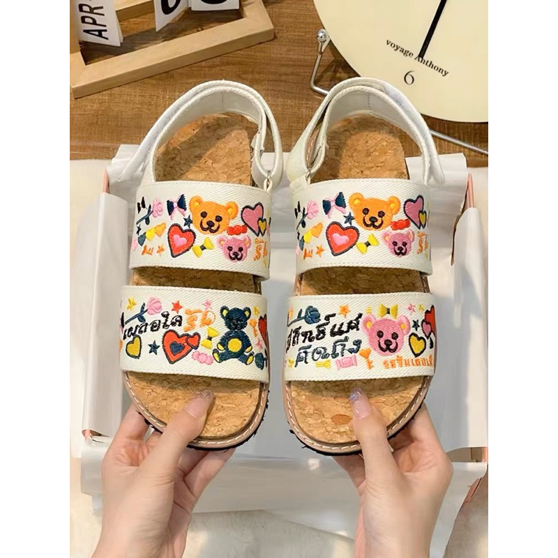 Dép xăng đan nữ thêu hoạ tiết dễ thương