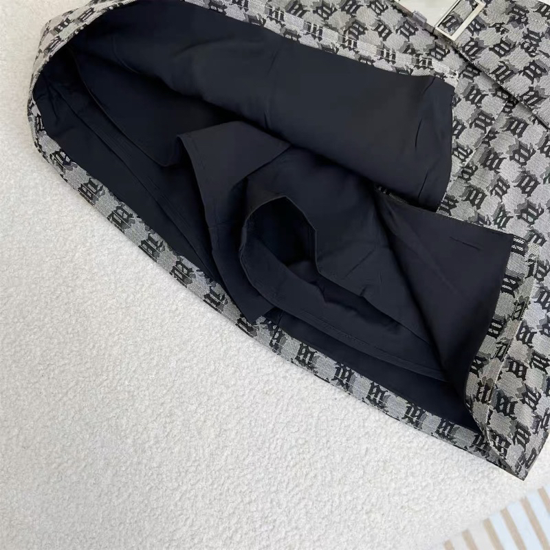 Chân váy misbh.v xẻ tà kèm thắt lưng