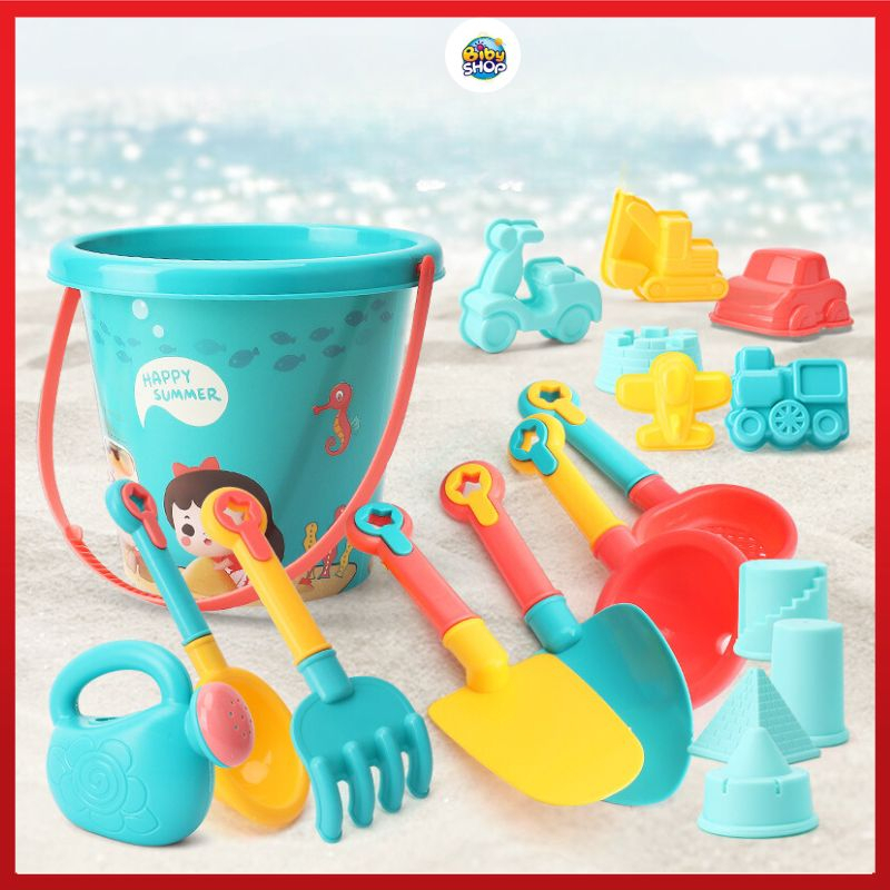 Đồ chơi cát biển mới cho trẻ em chơi cát, đùa nước trên bãi biển gồm thùng cát, xẻng đào cát, dụng cụ chơi