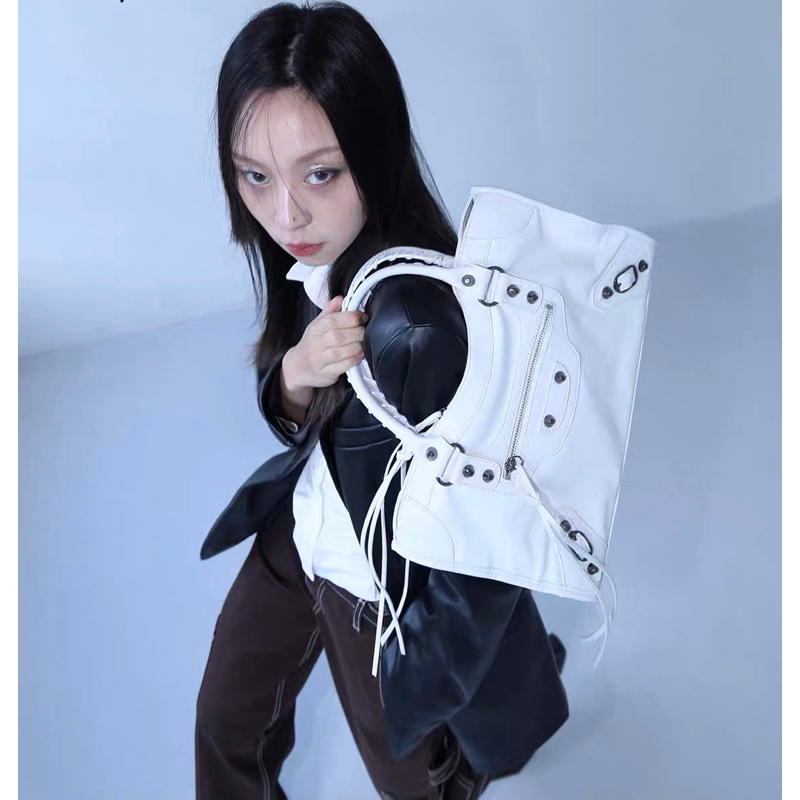 Túi xách quai chéo da nhăn to