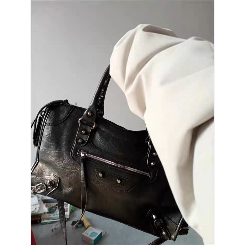 Túi xách quai chéo da nhăn to