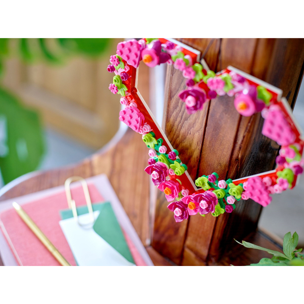 LEGO Exclusive 40638 Vòng hoa Trái tim  - Haypley