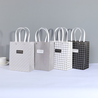 Túi đựng quà kẻ hình chữ nhật đứng bằng giấy caro quai nhựa túi quà tặng độc đáo Giáng sinh noel