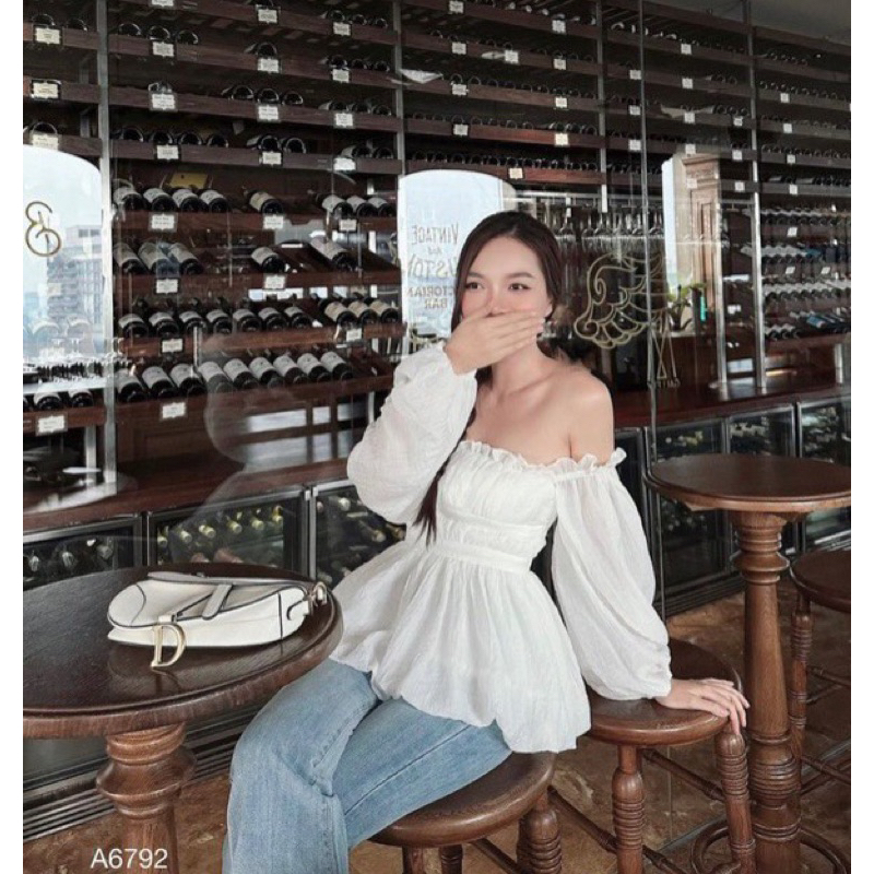 Áo tơ nhăn trễ vai