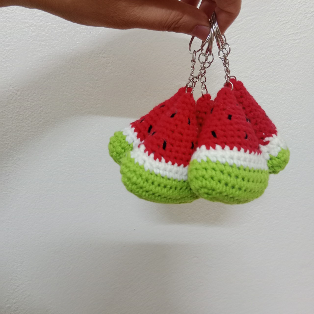 Móc khóa miếng dưa hấu bằng len