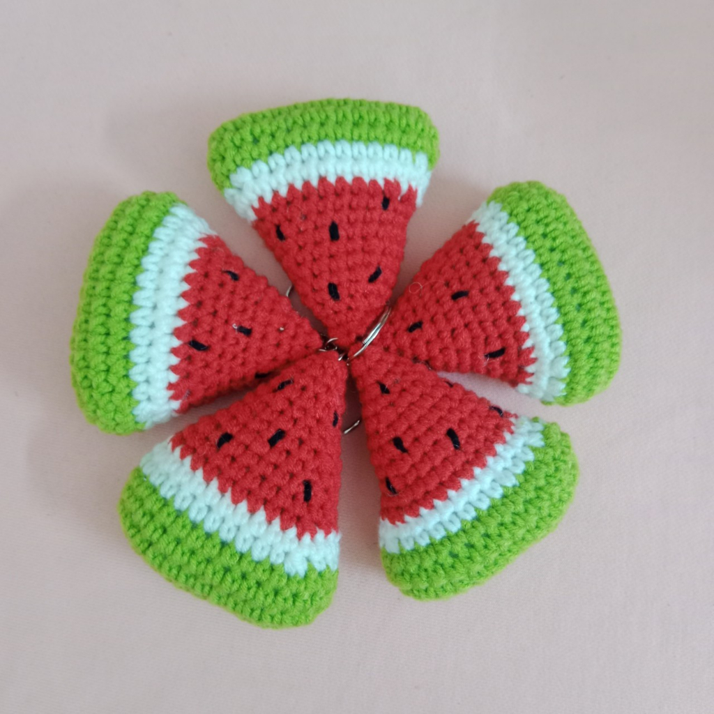 Móc khóa miếng dưa hấu bằng len