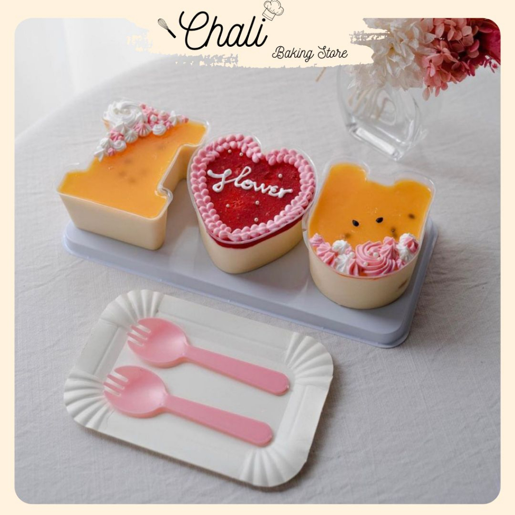 1 Bộ hộp I Love you ( I tim You) đựng bánh tiramisu ,bánh mousse ,panna cotta