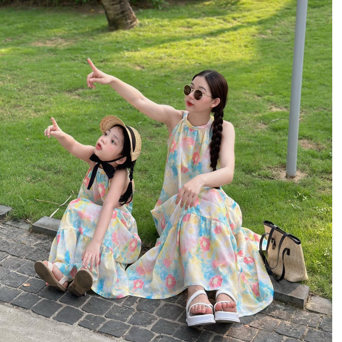 Set đồ đôi Mẹ và Bé Maxi màu trắng cao cấp 0