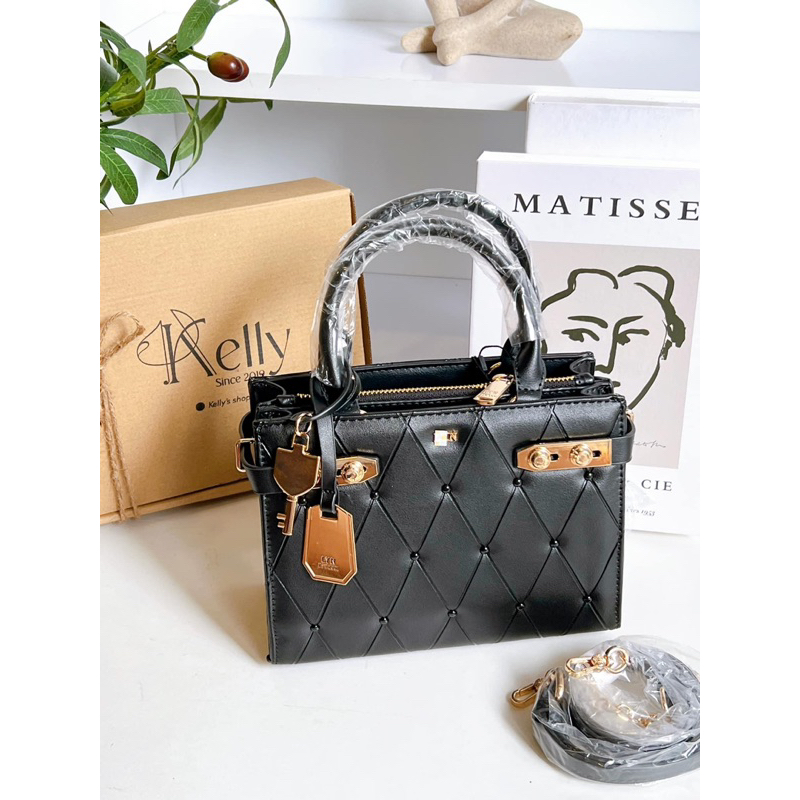 Túi L Y Nn quai xách