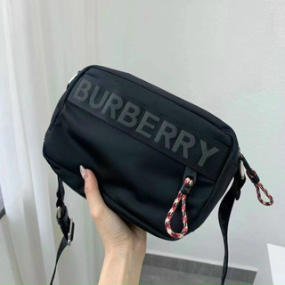 Túi đeo chéo nam b.u.r.b.e.r.r.y unisex crossbag
