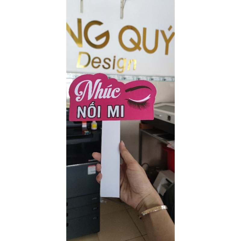 Hashtag cầm tay thiết kế theo yêu cầu