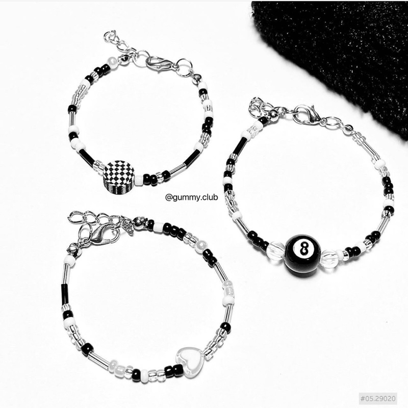 Vòng tay hạt cườm diy trắng - đen đơn giản