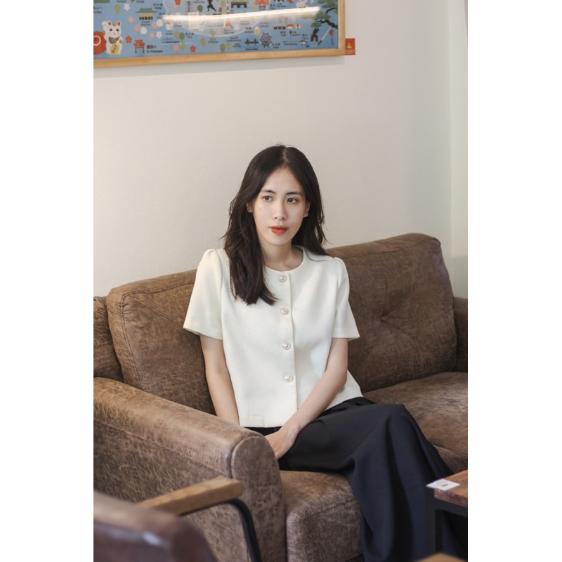 Áo vai bồng cổ tròn - Chic Shirt