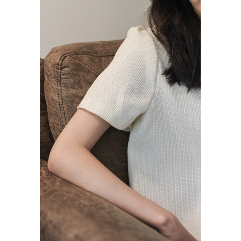 Áo vai bồng cổ tròn - Chic Shirt