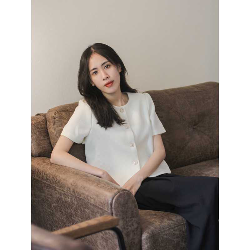 Áo vai bồng cổ tròn - Chic Shirt