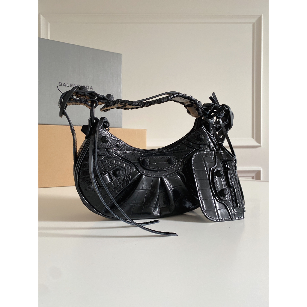 Túi xách Balenciaga Le Cagole black da vân tag cùng màu túi size 26x16x10cm