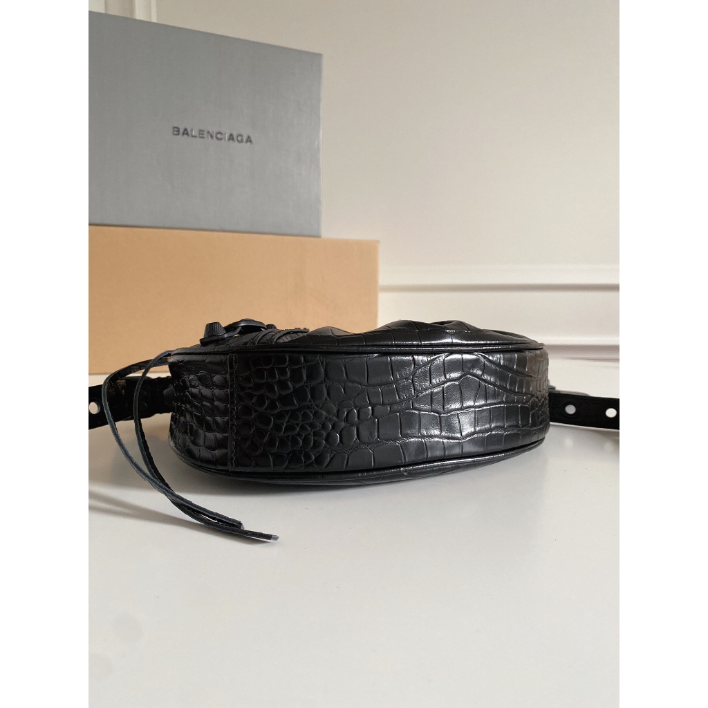 Túi xách Balenciaga Le Cagole black da vân tag cùng màu túi size 26x16x10cm