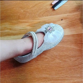 Giày  tặng các bé 1-2 tuổi