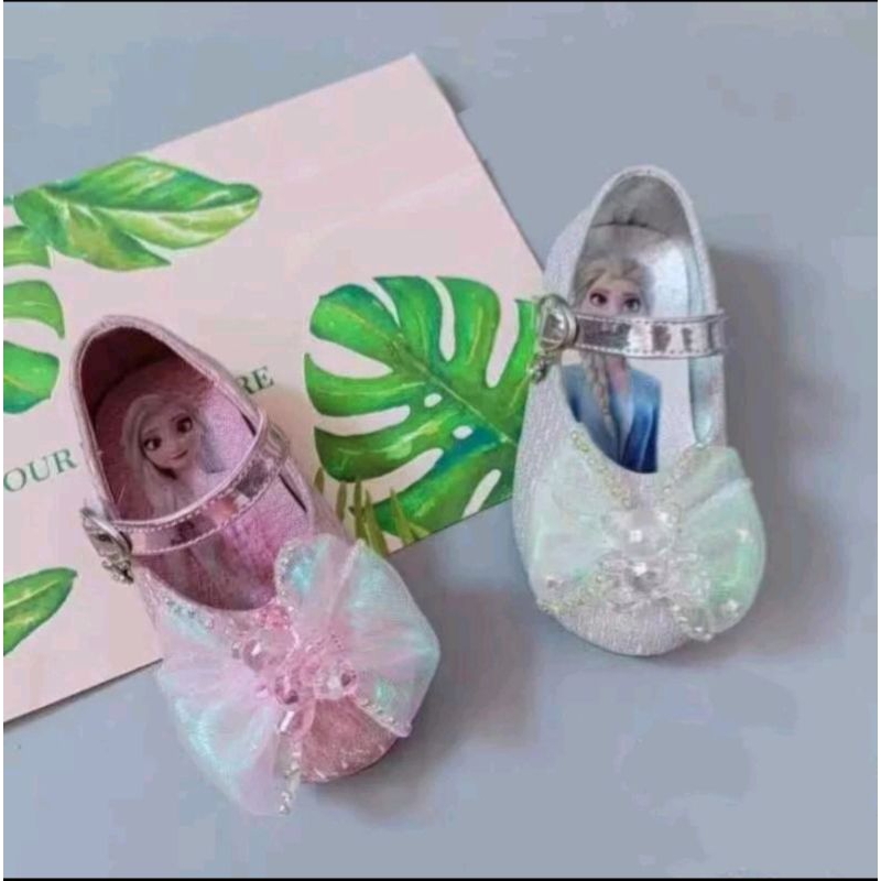 Giày  tặng các bé 1-2 tuổi