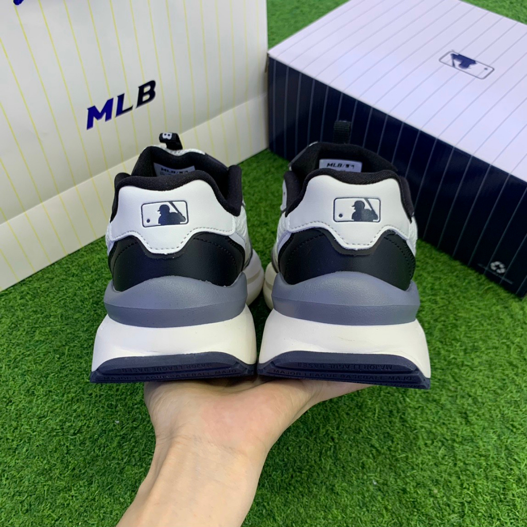 Giày MLB Chunky Runner New York Yankees Black, Sneaker MLB Liner Mid màu trắng NY đen, Giày MLB cổ thấp/Q nam nữ full pk | BigBuy360 - bigbuy360.vn