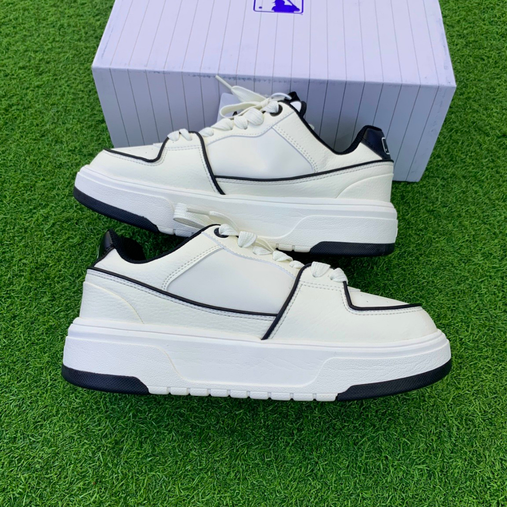 Giày MLB Chunky NY  đế đệm khí cao 5cm, chuẩn form nguyên bản. Giày MLB trắng xanh đen thiết kế độc đáo