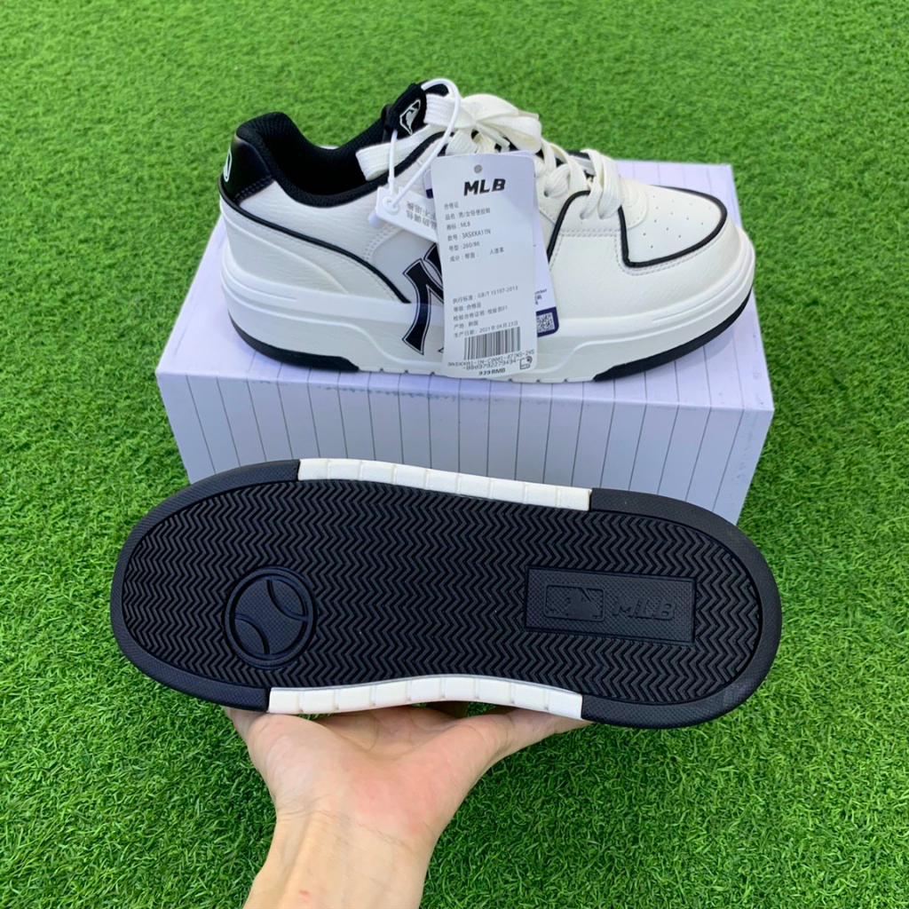 Giày MLB Chunky NY  đế đệm khí cao 5cm, chuẩn form nguyên bản. Giày MLB trắng xanh đen thiết kế độc đáo
