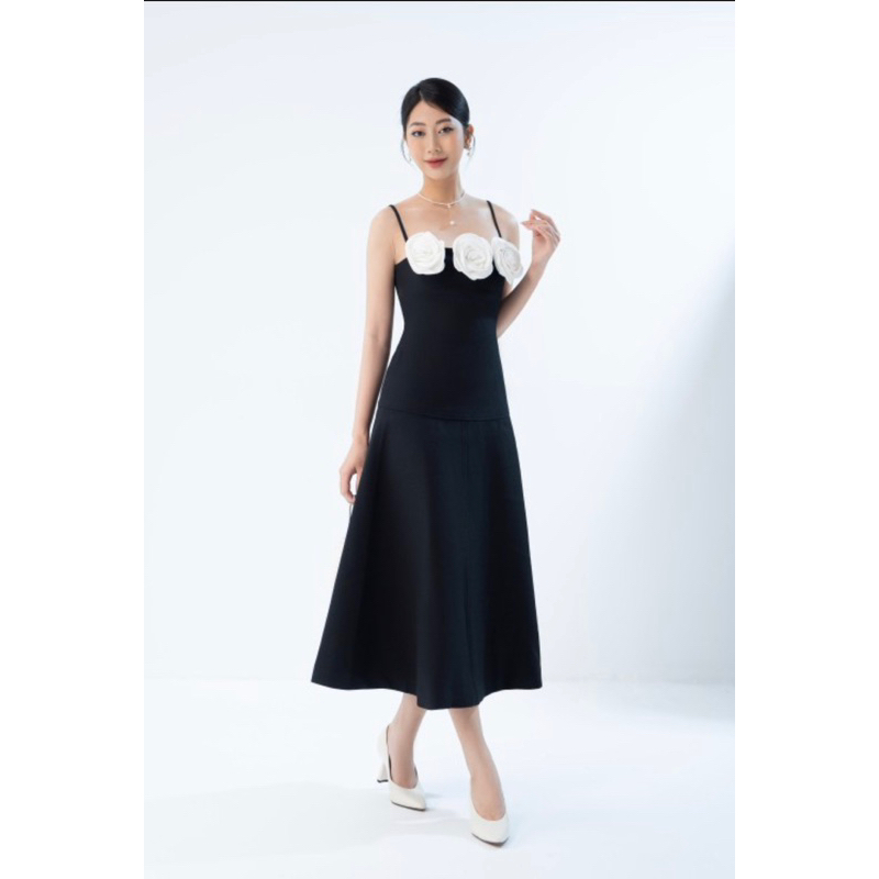 ĐẦM HAI DÂY PHỐI HOA TRƯỚC NGỰC SIXDO SIZE M