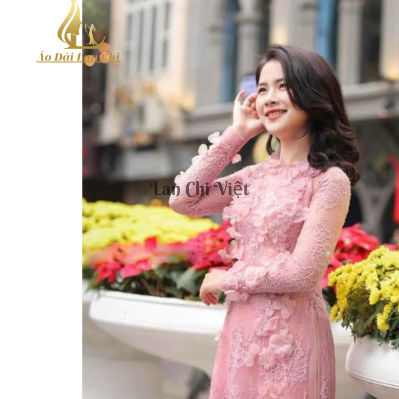 Áo dài ren hồng đính hoa nổi quyến rũ, tôn dáng tôn da - áo dài lan chi