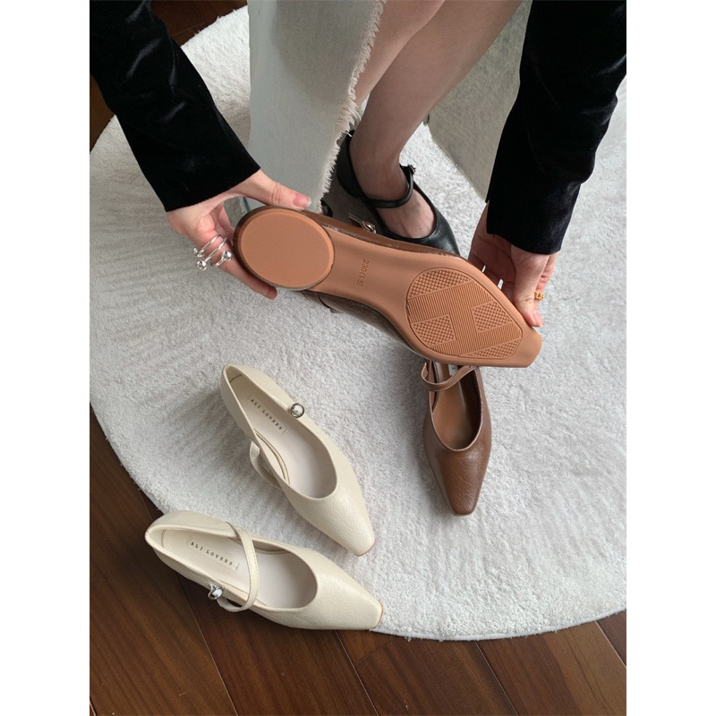 Giày bệt mũi nhọn da bóng sần AL quai ngang mùa Xuân 2023