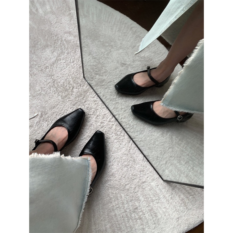 Giày bệt mũi nhọn da bóng sần AL quai ngang mùa Xuân 2023