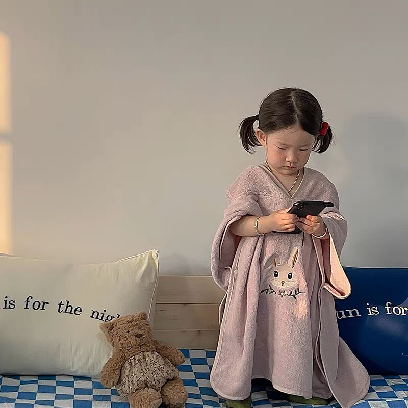 Khăn Choàng Tắm Có Mũ Thêu Gấu, Thỏ Phong Cách Hàn Quốc Cho Bé Đi Biển Đi Bơi